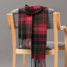 Load image into Gallery viewer, Women&#39;s / Men&#39;s  Warm Classic Plaid Scarf
