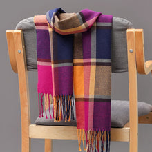 Load image into Gallery viewer, Women&#39;s / Men&#39;s  Warm Classic Plaid Scarf
