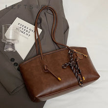 Load image into Gallery viewer, Classic Vegan-Friendly Leather Tote Bag with Keychain Detail – Elegant Shoulder Handbag
